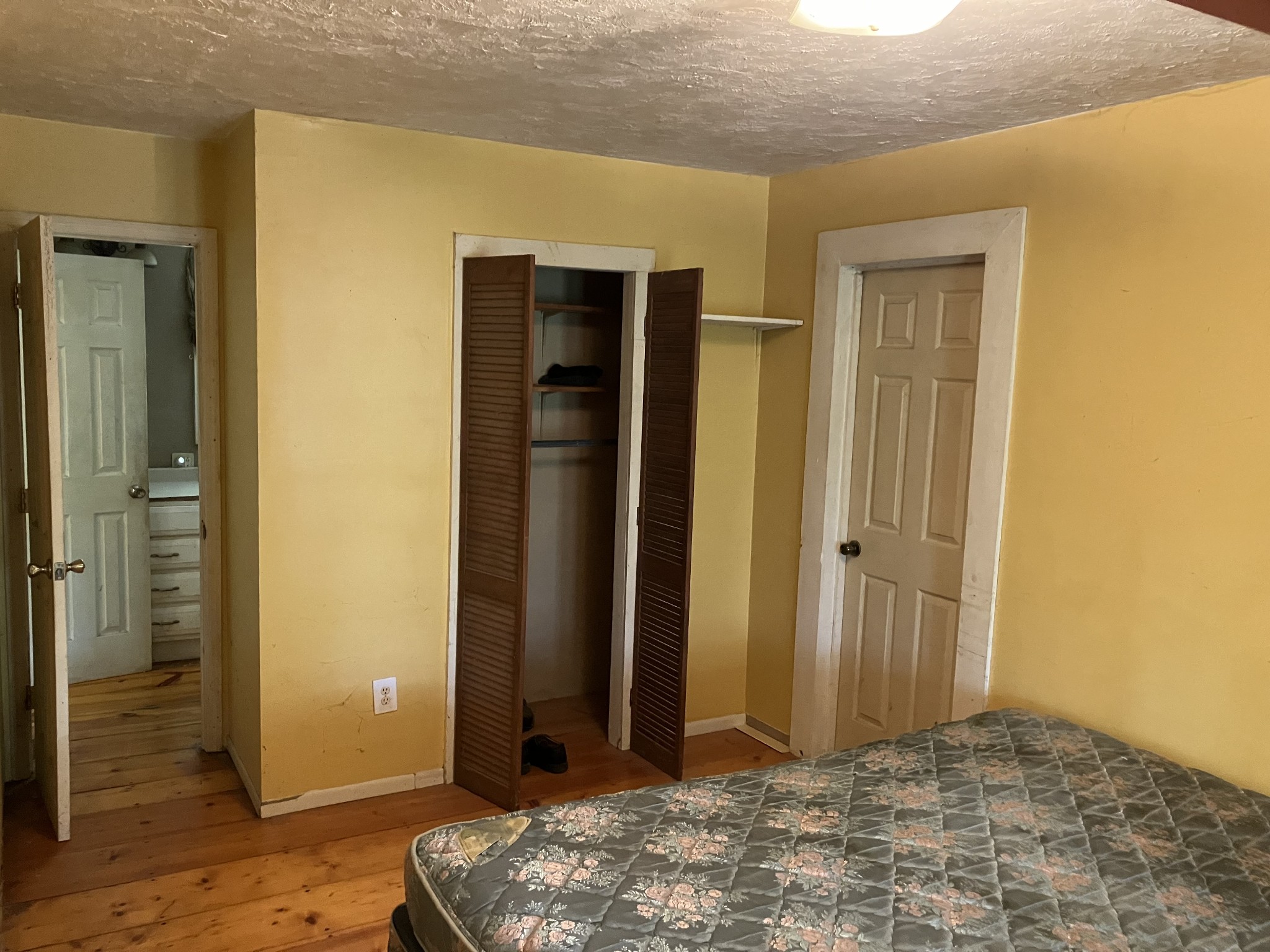 2029 Old Lake Road Lewisburg, TN 37091 - Photo 20 of 23 a view of bedroom with bathroom