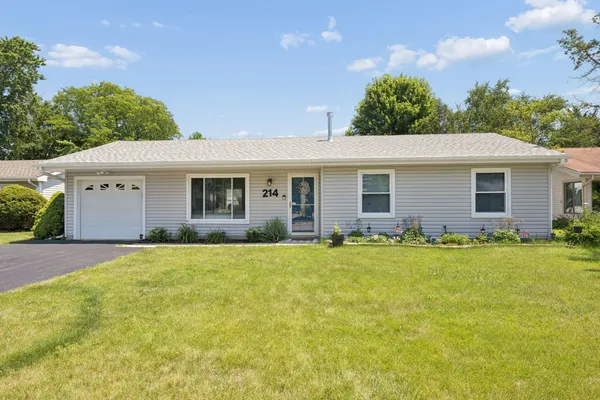 $309,900 | 214 Lincolnshire Lane, Bolingbrook, IL 60440