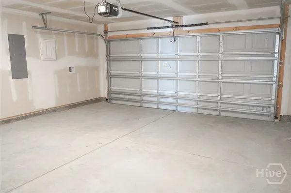 $2,500 | 416 Coconut Drive, Bloomingdale, GA 31302