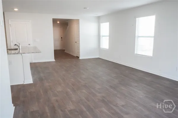 $2,500 | 416 Coconut Drive, Bloomingdale, GA 31302