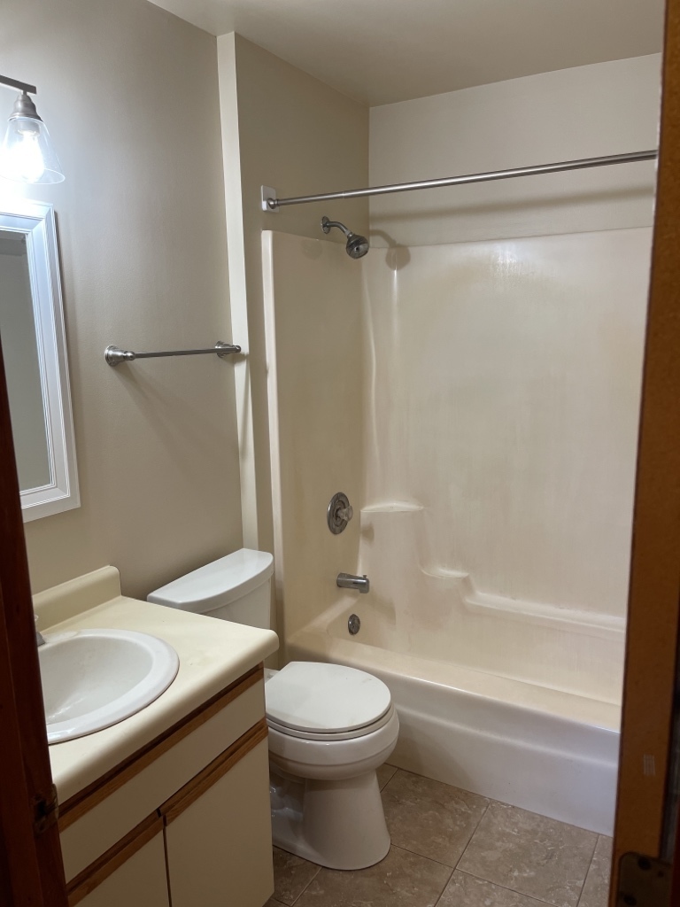 352 College Street Crystal Lake, IL 60014 - Photo 16 of 20