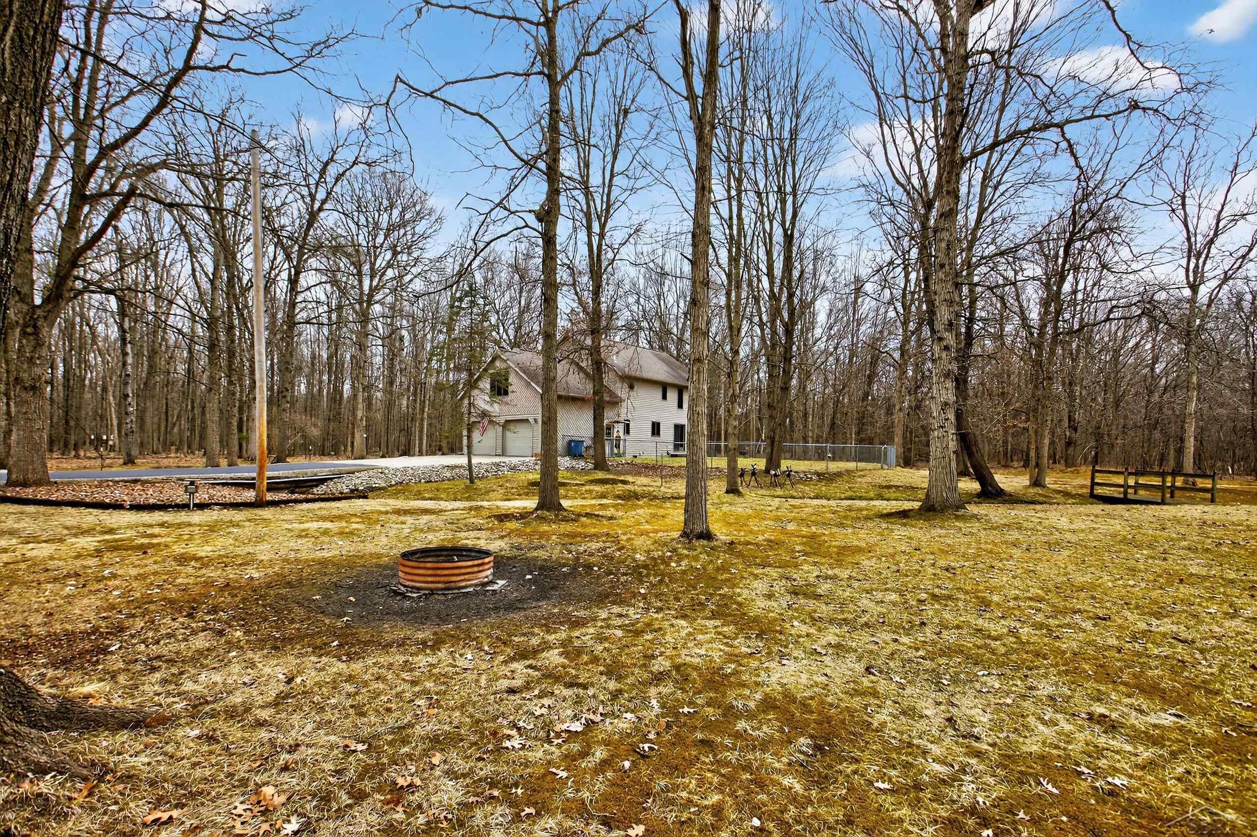 1636 East Siebert Road Midland, MI 48642 - Photo 49 of 61 50202572-6ca2efd0-6871-481f-9e32-4ef4d4ab40bf.JPG