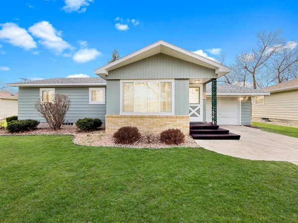 $209,999 | 413 South 13th Street, Montevideo, MN 56265