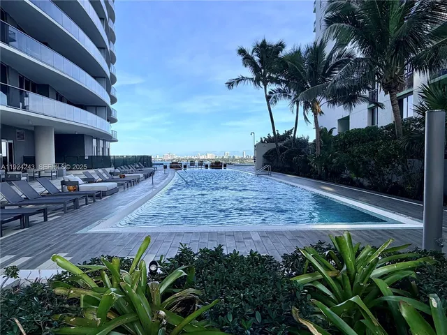 $7,100 | 488 Northeast 18th Street, Unit 2310, Miami, FL 33132