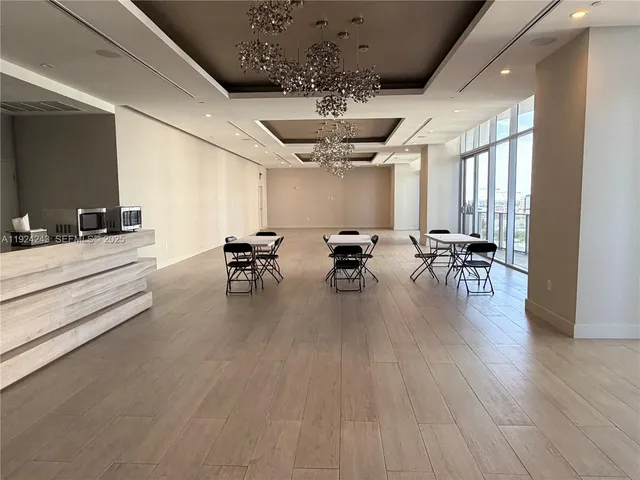 $7,100 | 488 Northeast 18th Street, Unit 2310, Miami, FL 33132