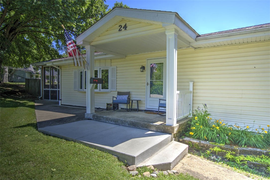24 Circle Drive Decatur, IL 62521 - Photo 7 of 41