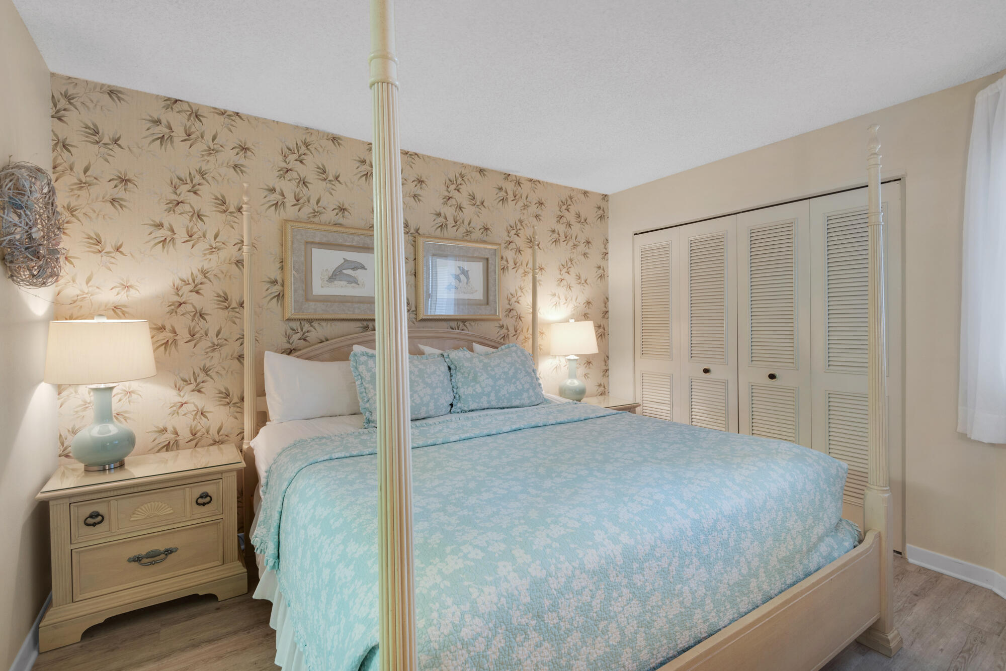 381 Santa Rosa Boulevard, Unit C611 Fort Walton Beach, FL 32548 - Photo 6 of 12 a bedroom with a bed and a window