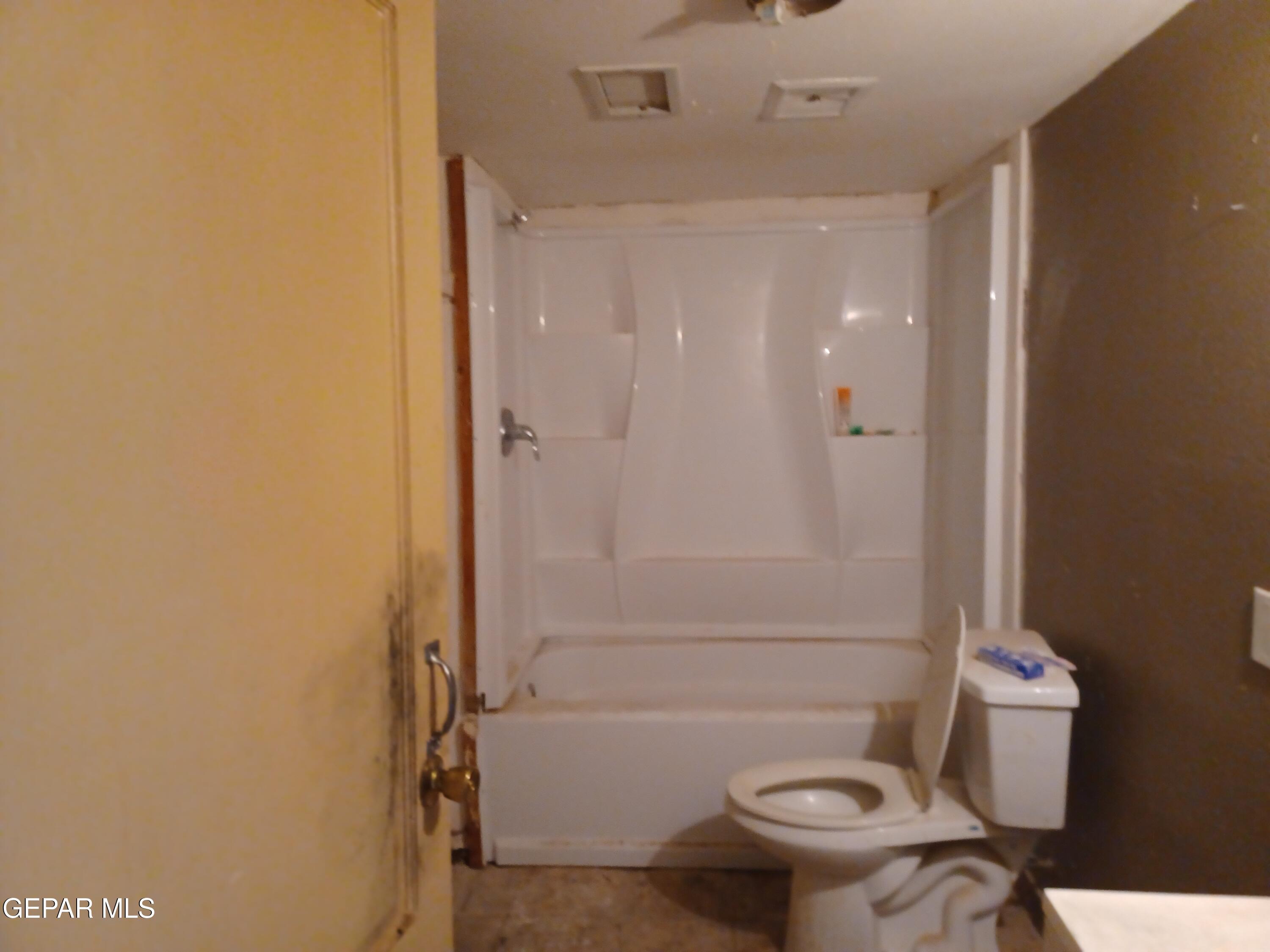 627 Milo Drive El Paso, TX 79927 - Photo 17 of 25 20251207_141322