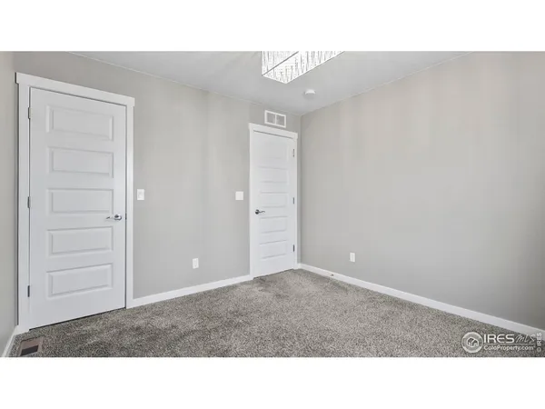 a black and white photo of a room