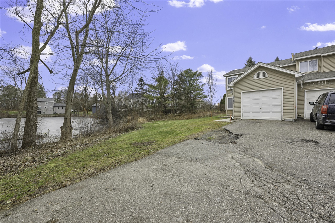 2245 South Commerce Road Walled Lake, MI 48390 - Photo 3 of 24