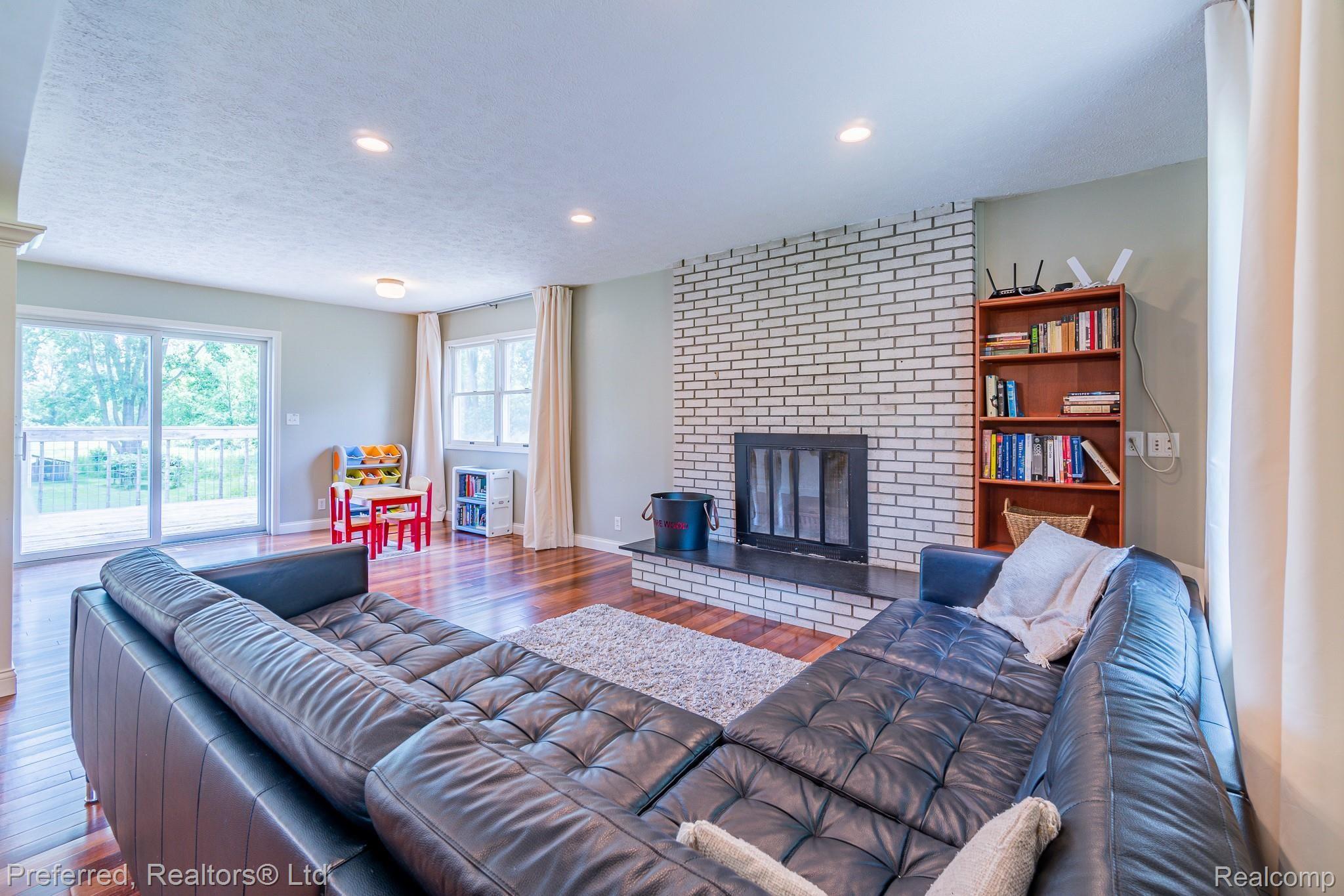 10687 Moon Road Milan, MI 48160 - Photo 9 of 39 Moon-09.jpg