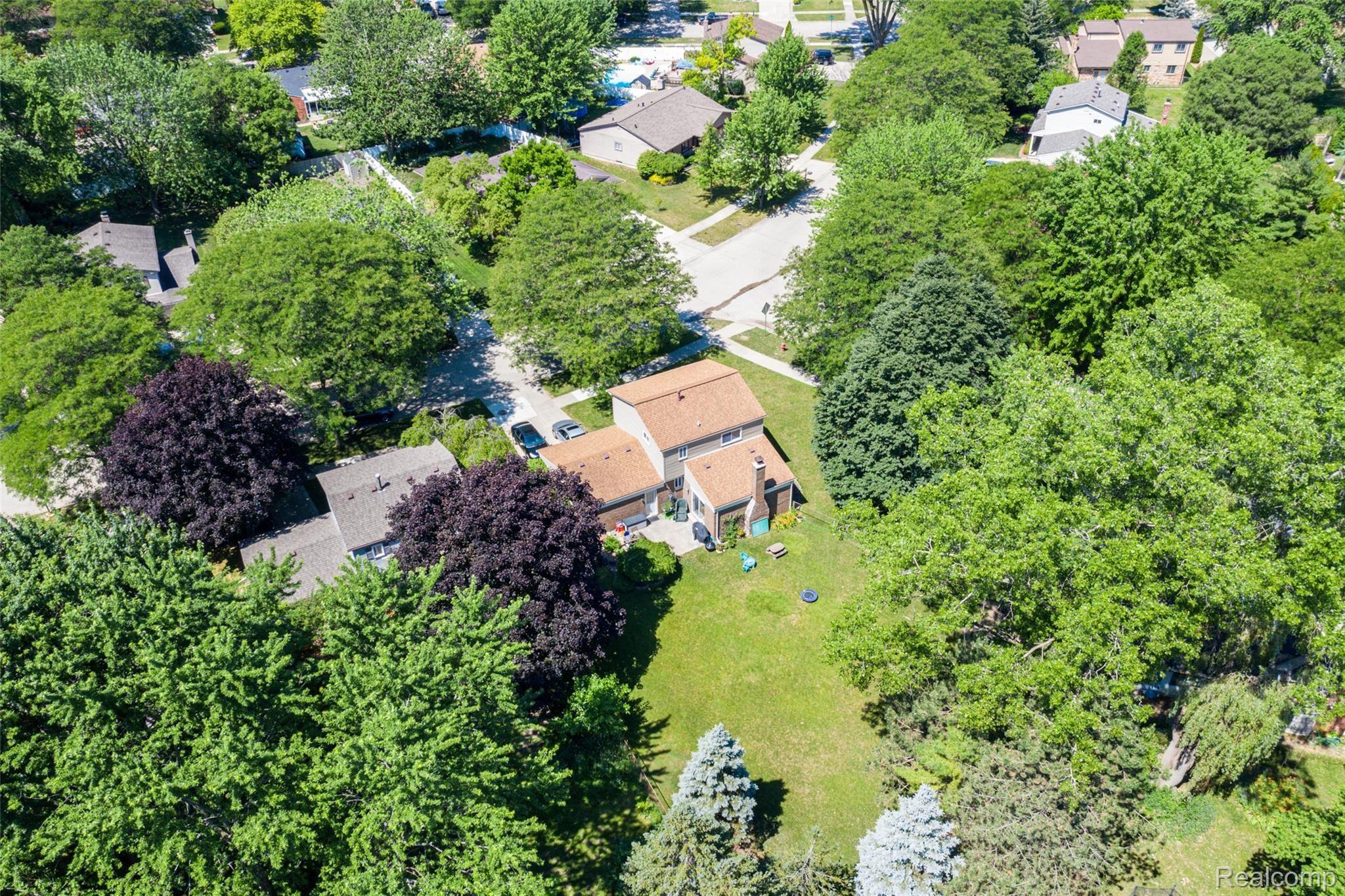 39882 Coronation Road Canton, MI 48188 - Photo 31 of 32 Drone7.jpg