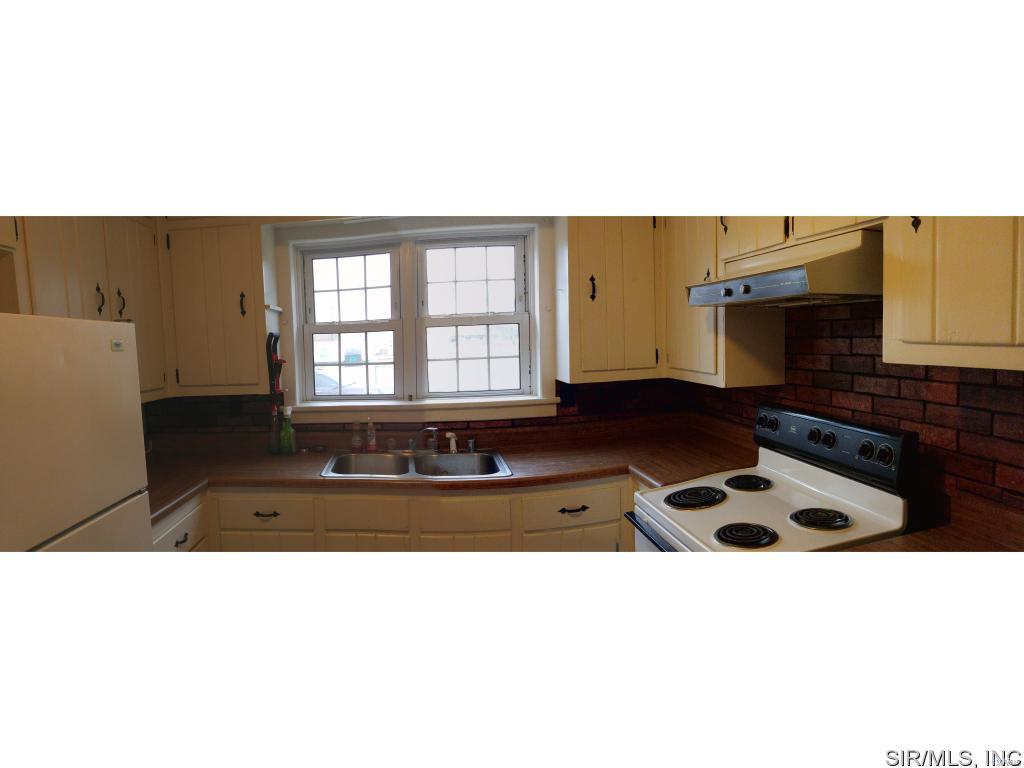 704 Enos Lane Godfrey, IL 62035 - Photo 11 of 25