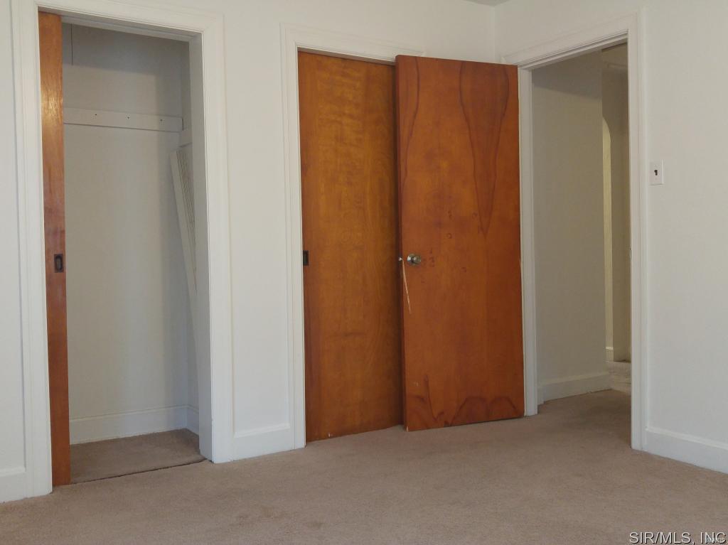 704 Enos Lane Godfrey, IL 62035 - Photo 6 of 25