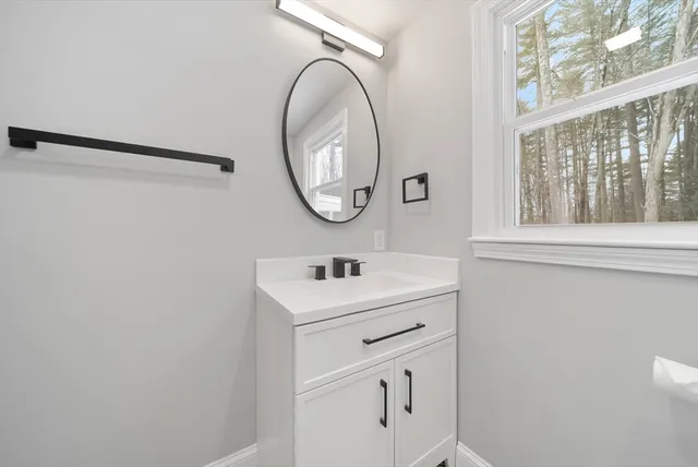 $599,500 | 9 Edgewood Avenue, Merrimack, NH 03054