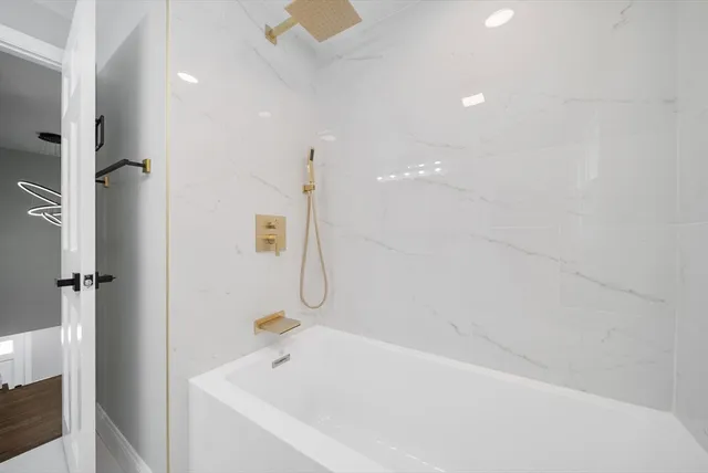 $599,500 | 9 Edgewood Avenue, Merrimack, NH 03054