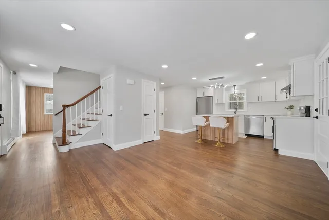 $599,500 | 9 Edgewood Avenue, Merrimack, NH 03054