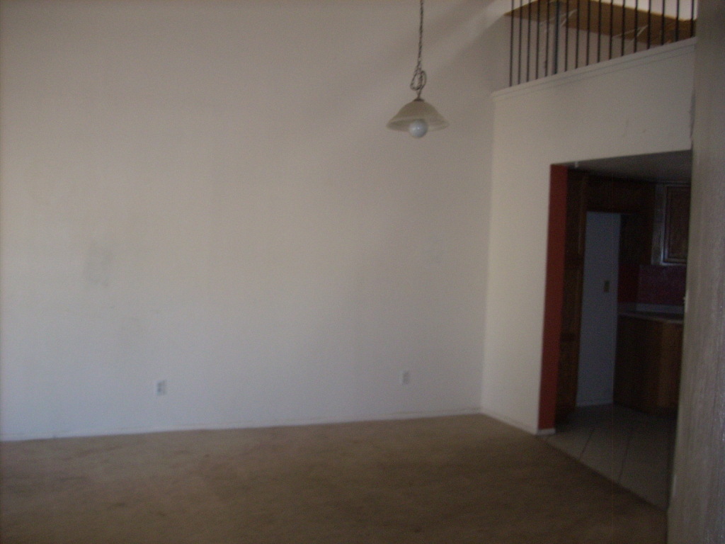 4130 West Boca Raton Road Phoenix, AZ 85053 - Photo 2 of 5 GREAT ROOM