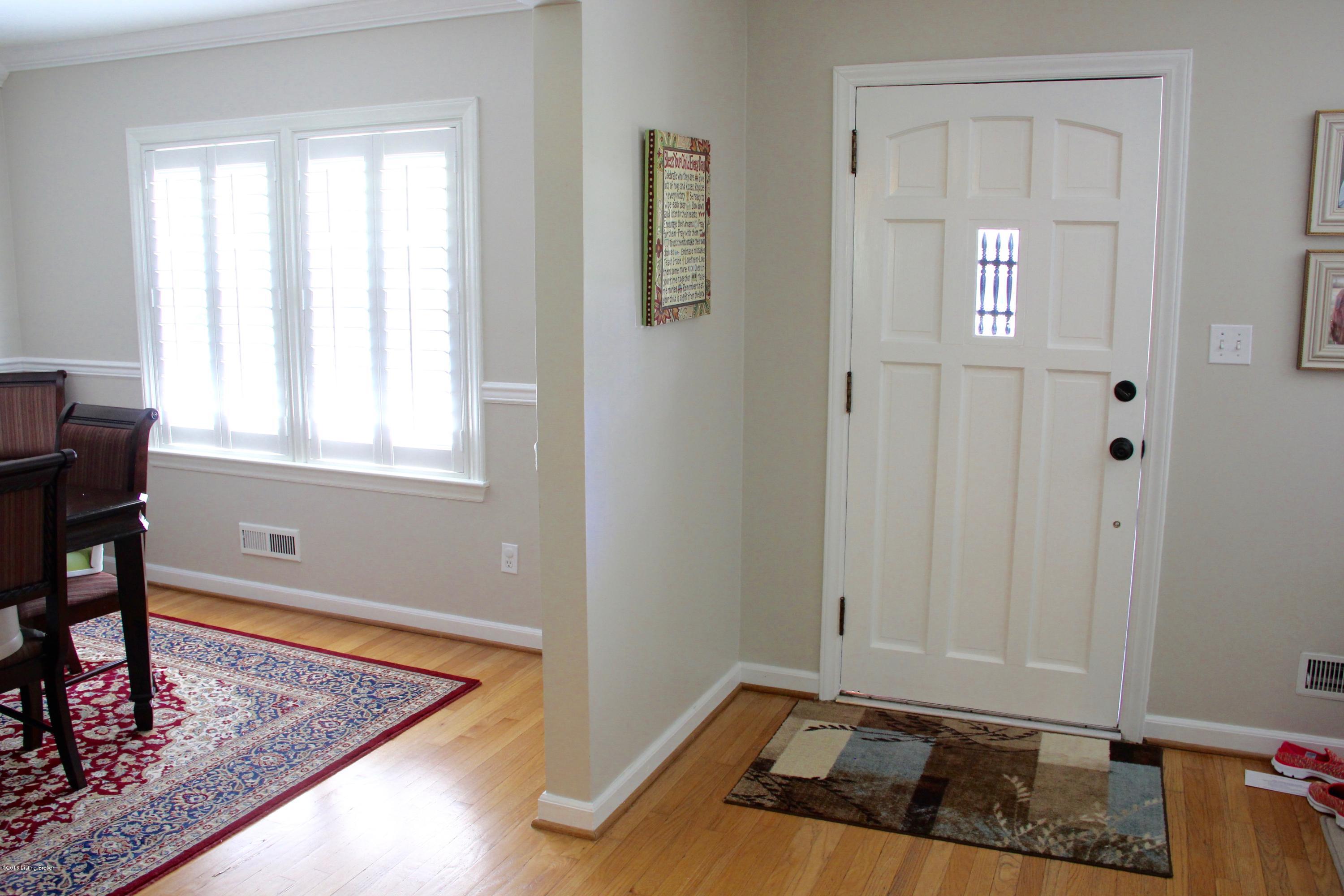 619 Indian Ridge Road Louisville, KY 40207 - Photo 5 of 38 Entry