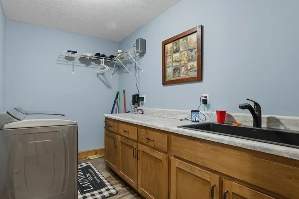 $949,000 | 1560 Fairfield Road, Westmoreland, TN 37186