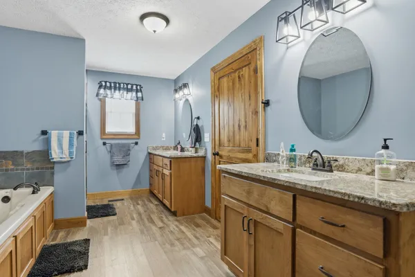$949,000 | 1560 Fairfield Road, Westmoreland, TN 37186