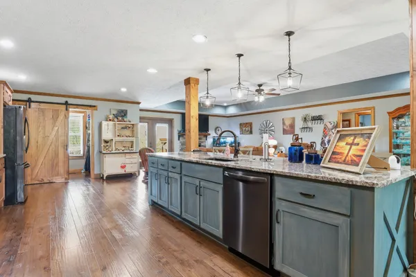 $949,000 | 1560 Fairfield Road, Westmoreland, TN 37186