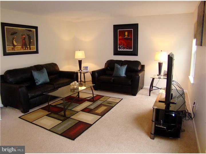 229 Longview Drive Sinking Spring, PA 19608 - Photo 6 of 25 Living Room