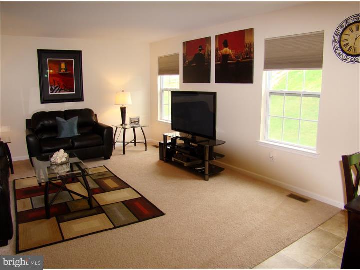 229 Longview Drive Sinking Spring, PA 19608 - Photo 7 of 25 Living Room