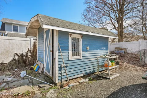 $1,400,000 | 16 Hendrie Drive, Old Greenwich, CT 06870