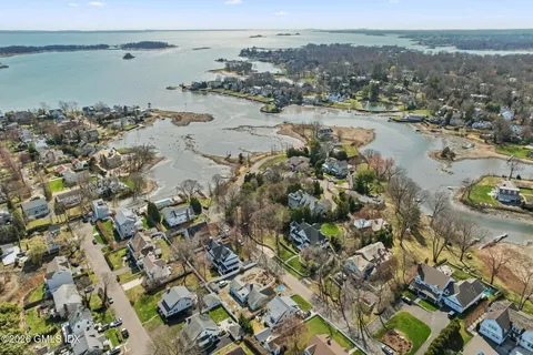$1,400,000 | 16 Hendrie Drive, Old Greenwich, CT 06870