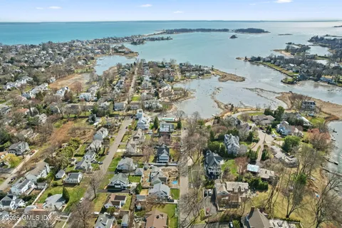 $1,400,000 | 16 Hendrie Drive, Old Greenwich, CT 06870