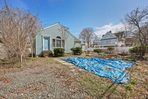 $1,400,000 | 16 Hendrie Drive, Old Greenwich, CT 06870