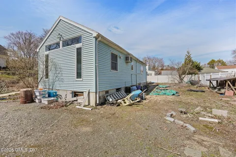 $1,400,000 | 16 Hendrie Drive, Old Greenwich, CT 06870