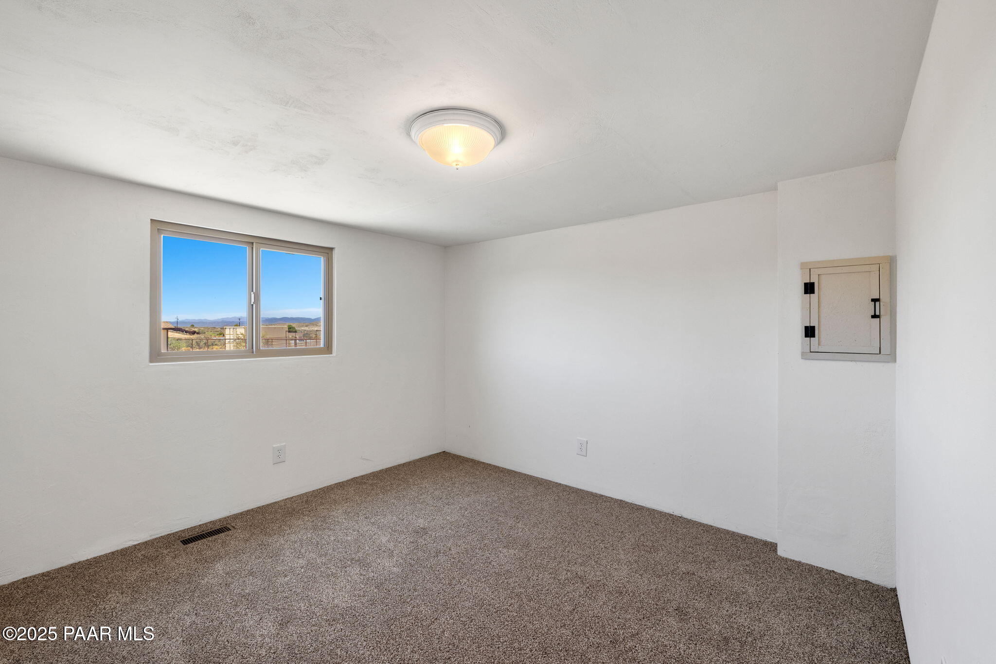 12465 Windmill Road Skull Valley, AZ 86338 - Photo 24 of 41 19-Bedroom 3