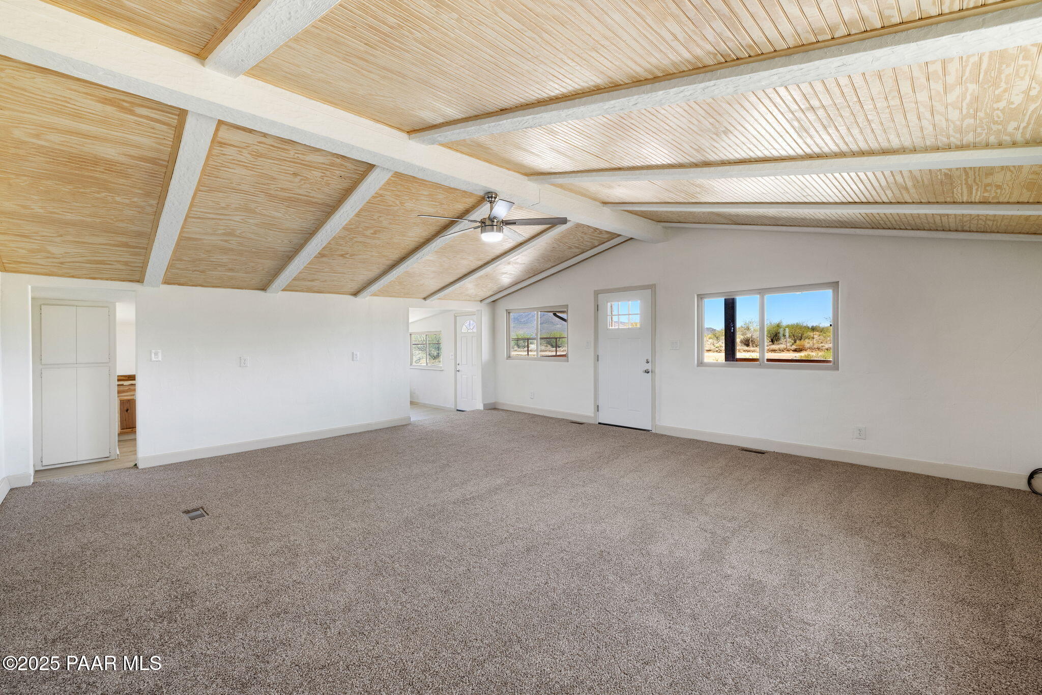 12465 Windmill Road Skull Valley, AZ 86338 - Photo 9 of 41 10-Living Room_3