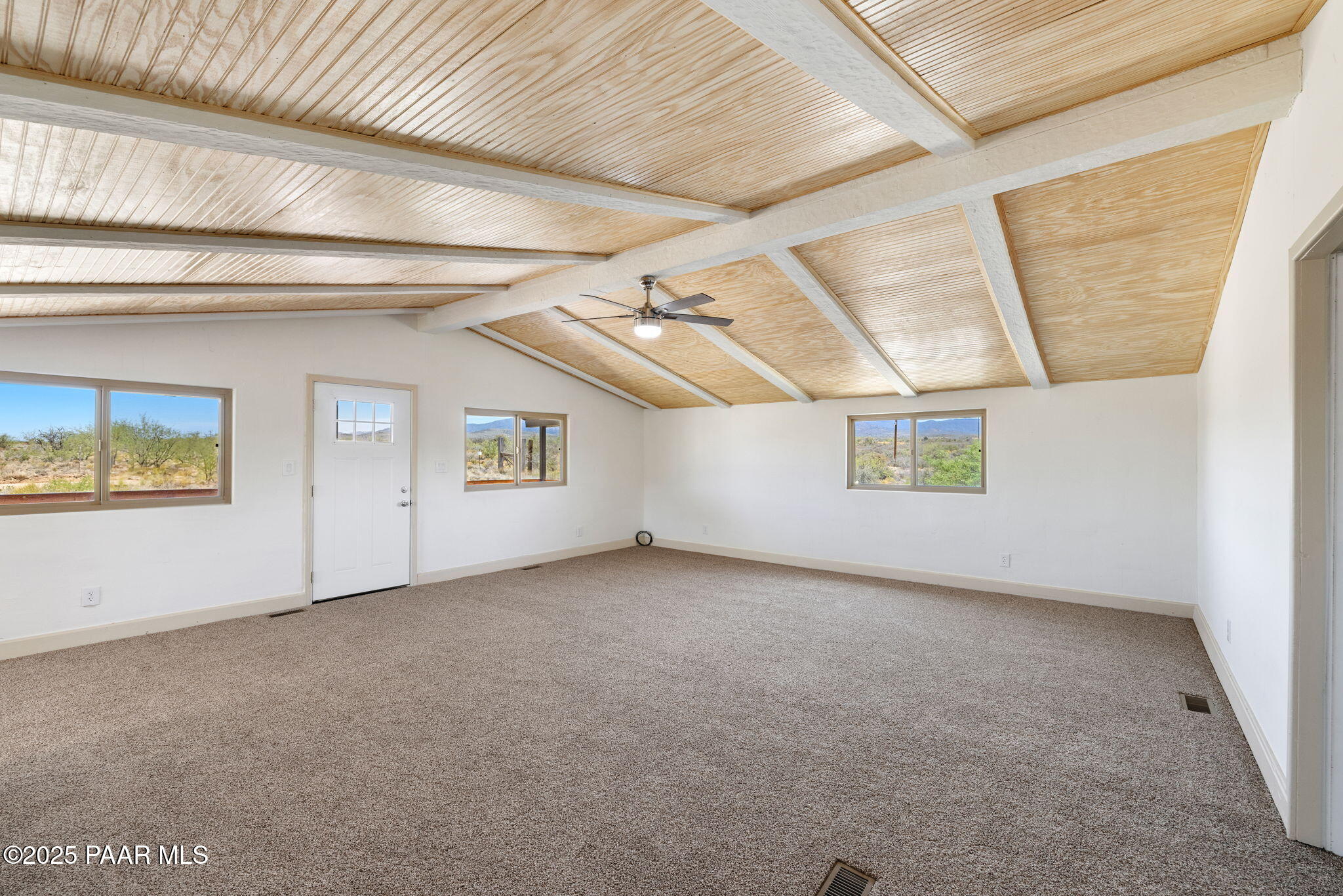 12465 Windmill Road Skull Valley, AZ 86338 - Photo 10 of 41 6-Living Room_1