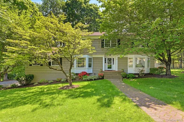$1,325,000 | 116 Burns Place, Briarcliff Manor, NY 10510