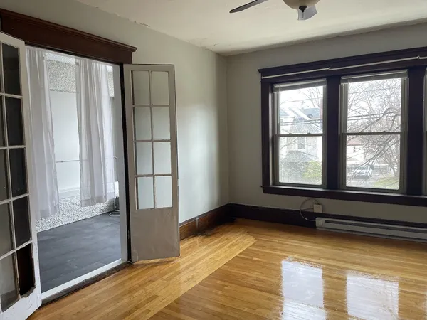 $2,300 | 0 Sargeant Street, Unit 3, Holyoke, MA 01040