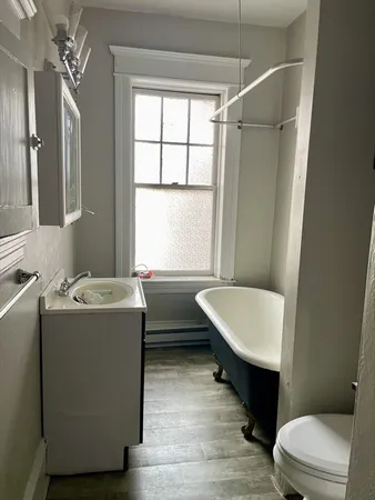 $2,300 | 0 Sargeant Street, Unit 3, Holyoke, MA 01040