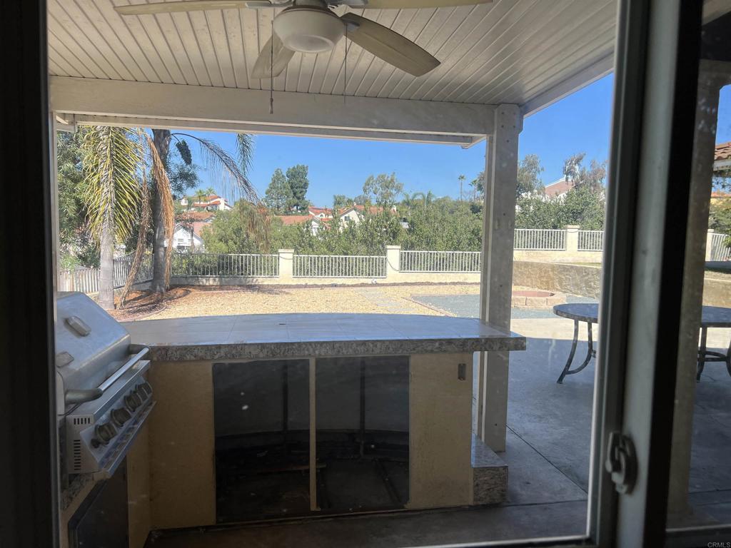 467 Cherry Hills Lane Bonita, CA 91902 - Photo 33 of 42 a room with a large window