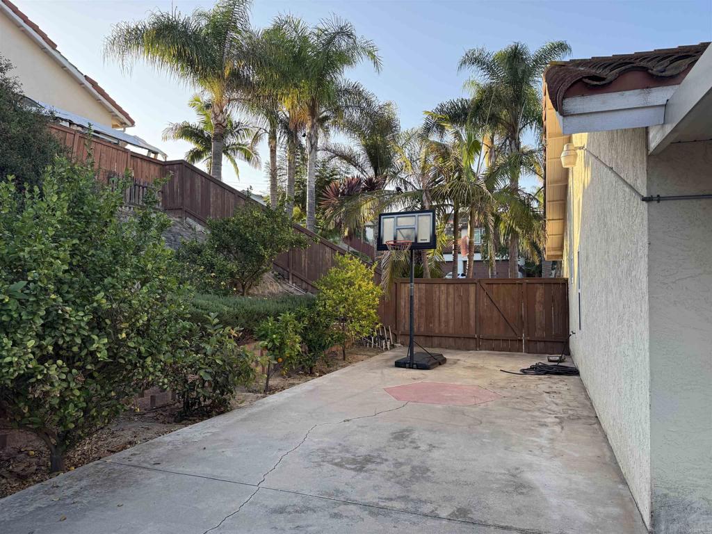 467 Cherry Hills Lane Bonita, CA 91902 - Photo 38 of 42 a view of a backyard