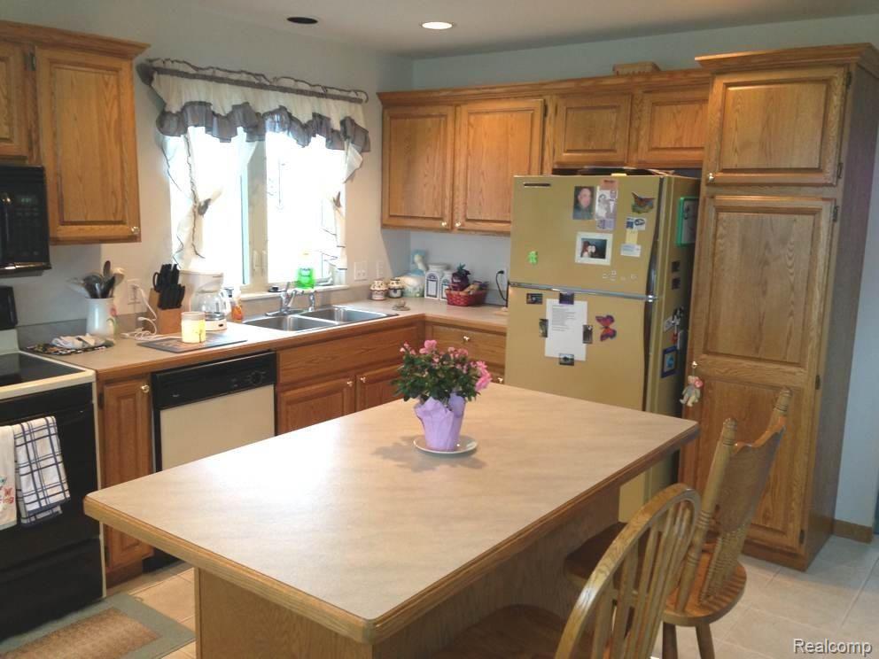 74867 Cryderman Road Richmond, MI 48062 - Photo 5 of 25 IMG_6859.jpg