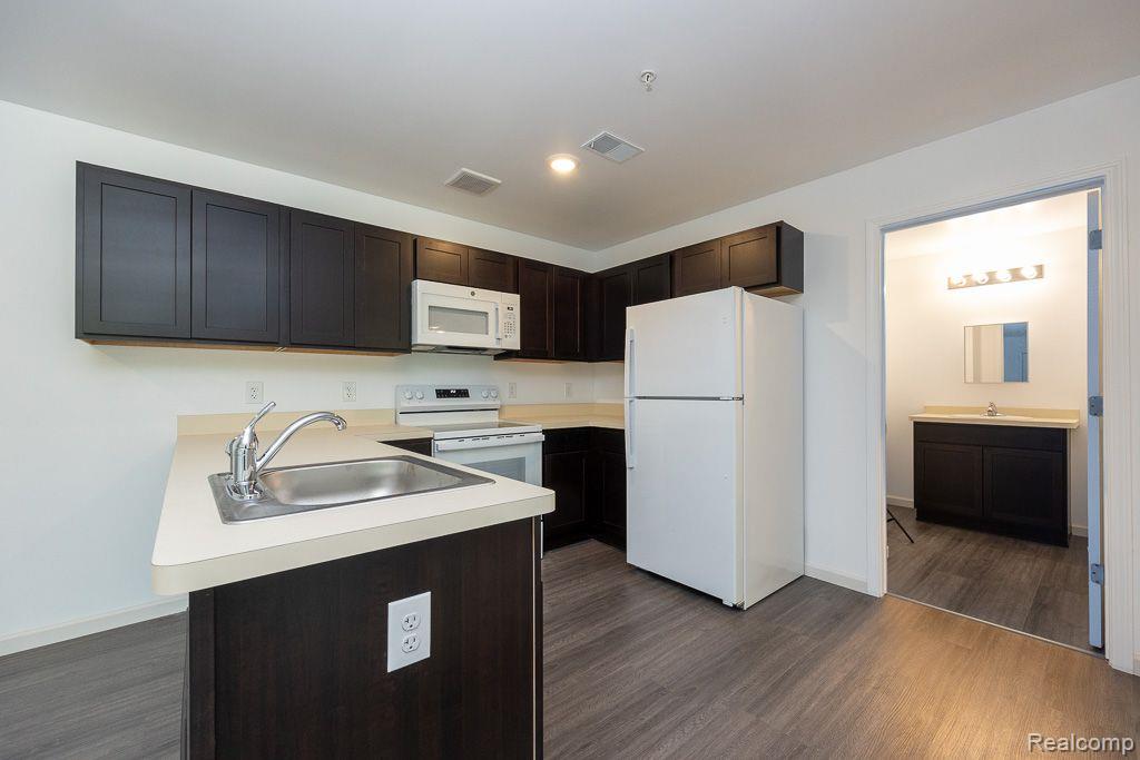 35410 Van Born Road, Unit 305 Wayne, MI 48184 - Photo 12 of 39