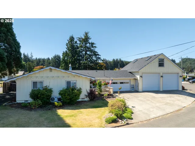 $465,000 | 2950 Greenbriar Street, Reedsport, OR 97467