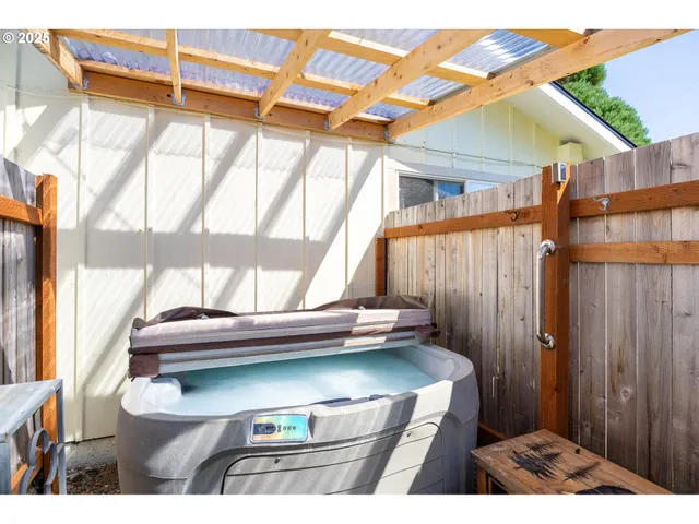 $465,000 | 2950 Greenbriar Street, Reedsport, OR 97467