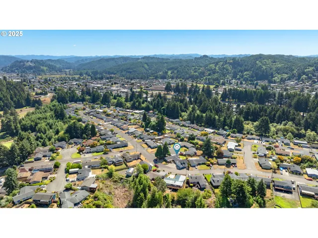 $465,000 | 2950 Greenbriar Street, Reedsport, OR 97467