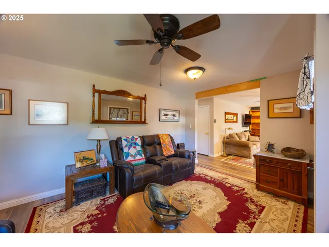 $465,000 | 2950 Greenbriar Street, Reedsport, OR 97467