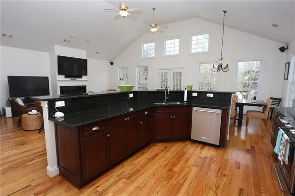 $1,599,999 | 109 Martins Pointe Drive, Seneca, SC 29678