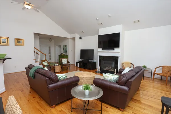 $1,599,999 | 109 Martins Pointe Drive, Seneca, SC 29678