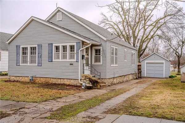$110,000 | 718 South Lafayette Avenue, Chanute, KS 66720
